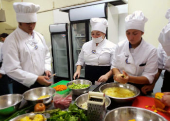 Con traspaso de conocimientos ancestrales, la región del Biobío celebra el Día de la Cocina Chilena en Chillán