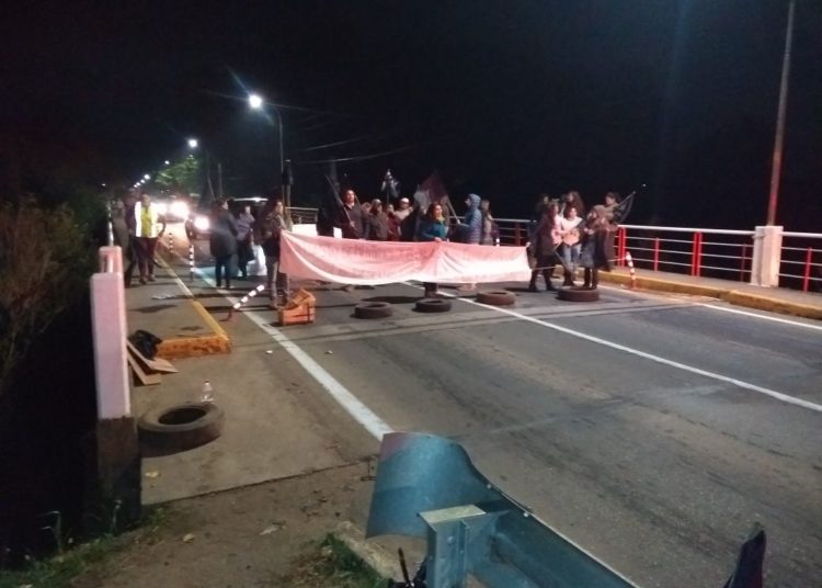 Vecinos de San Nicolás se «toman» camino a Chillán