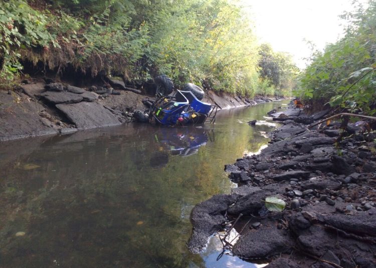 Intensa búsqueda de motociclista que habría caído a canal de regadío en Quillón