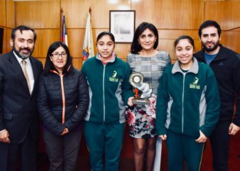 Gobernadora comprometió apoyo para tenimesistas chillanvejanas campeonas mundiales