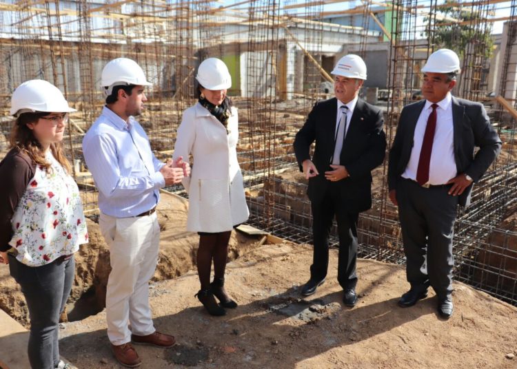 Intendente del Biobío y Gobernadora de Ñuble visitaron construcción del Mercado municipal en Quirihue