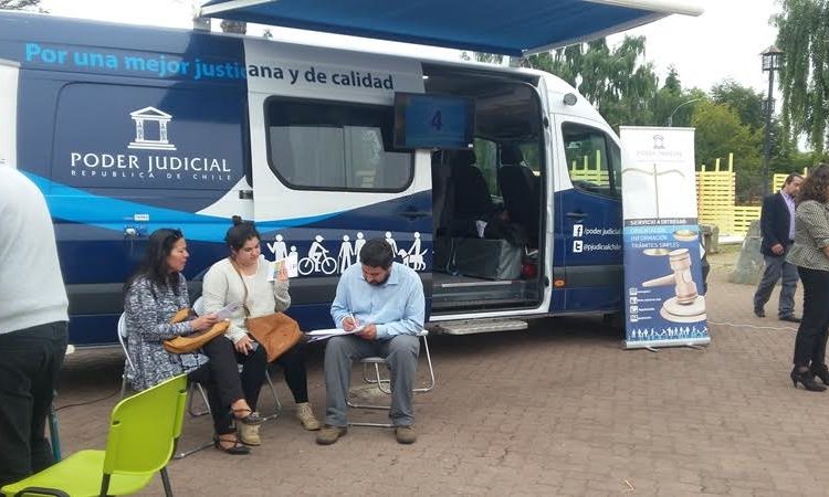 Bus de la Justicia comienza recorrido por 10 comunas de Ñuble