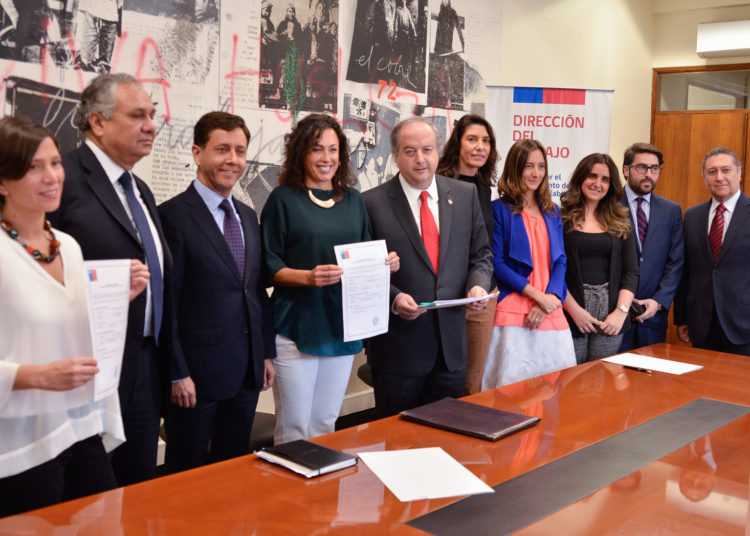 Empleados de empresa chilena podrán trabajar desde sus casas tras acuerdo sindical