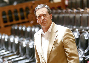 Senador Harboe pidió reponer de manera urgente campañas para evitar el Sida