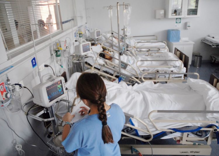 Deuda hospitalaria podría superar los $800 mil millones de pesos según autoridades de Salud