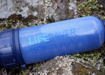 LifeSaver: la botella que convierte el agua sucia en agua potable y limpia