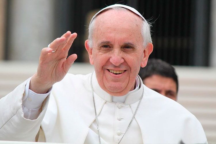 Papa Francisco pidió perdón y cita a todos los obispos chilenos a Roma por casos de abusos