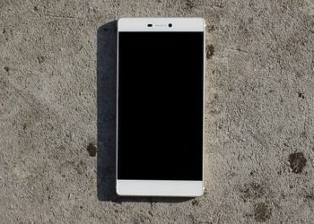 EE.UU. prohibe a sus militares el uso de celulares chinos marca Huaweii y ZTE por «razones de seguridad»