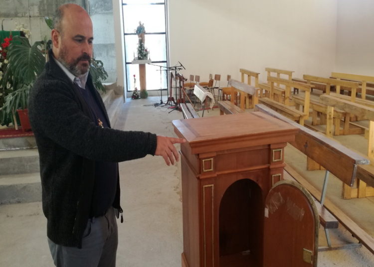 Roban y profanan la parroquia de Quirihue causando destrozos e intentando quemarla