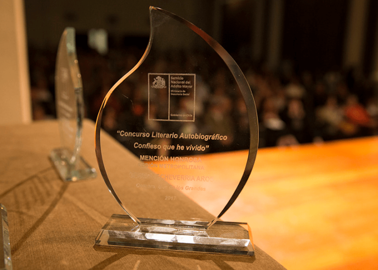 Convocan a adultos mayores para participar en concurso literario