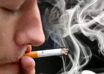 Enfermera publicó un video que muestra como se ven los pulmones de fumadores