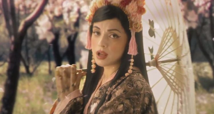 Mon Laferte lanza en japonés su nueva versión de la canción «Antes de Ti»