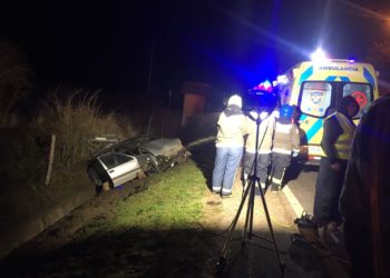 Volcamiento de automóvil deja una mujer herida en cruce San Juan en la ruta Ninhue a Quirihue