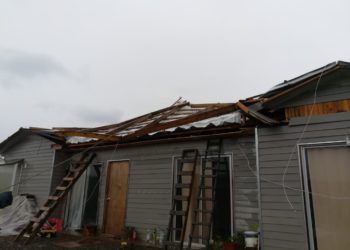 Temporal voló parte del techo de una casa en Quirihue: rachas alcanzan los 90 kms/hora
