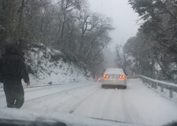 Intensa nevazón en Termas de Chillán soprendió a turistas que quedaron «atascados»