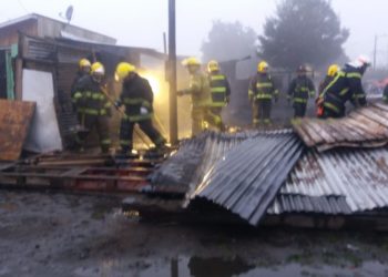 Bombero chillanejo lo perdió todo al incendiarse su vivienda esta madrugada