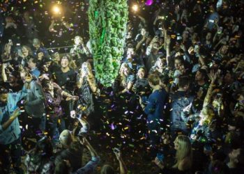 Canadá se convierte en el segundo país en el mundo en legalizar la marihuana recreativa