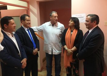 Gobernadora de Itata junto al director del SSÑ conocieron necesidades del Cesfam de Ránquil