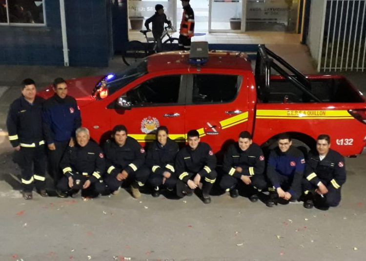 Bomberos del GERSA Quillón recibieron nueva camioneta para el desempeño de su labor