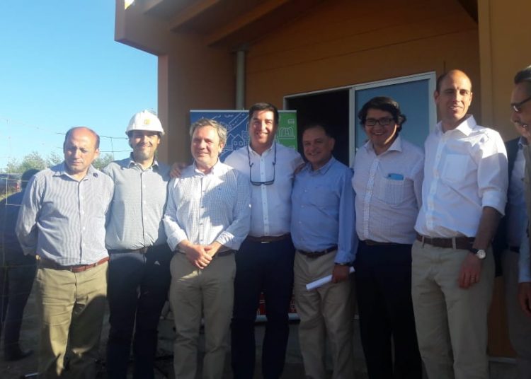 Emocionadas familias del comité «La Viñita» de Portezuelo conocieron hoy la casa piloto