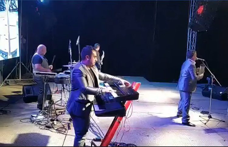 Músico de Ritmo Records resultó lesionado al caer pantalla gigante en show en Portezuelo