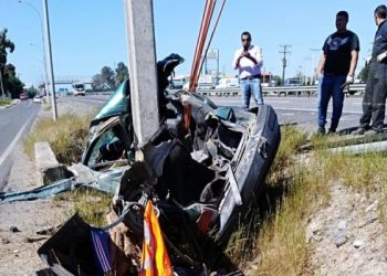 Tres muertos tras violento choque de automóvil contra un poste en la Ruta 5 Sur cerca de Talca