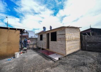 Municipio de Chillán instala casas de emergencia a familias damnificadas por incendio