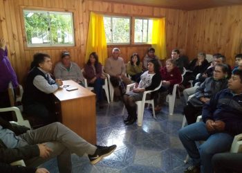 Alcalde de Trehuaco se reunió con vecinos del sector costero de la comuna