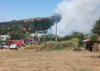 Incendio de vivienda moviliza a Bomberos en Portezuelo