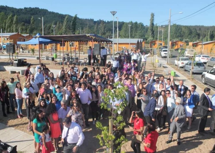 50 familias de Ninhue recibieron las llaves de su casa propia tras 12 años de espera