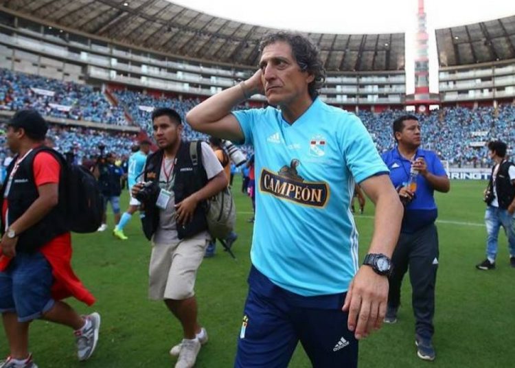 Ya hay acuerdo: Mario Salas acepta oferta de Colo Colo y su oficialización es inminente