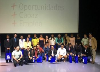 Sence certificó a 23 operarias y operarios de tractor en San Carlos