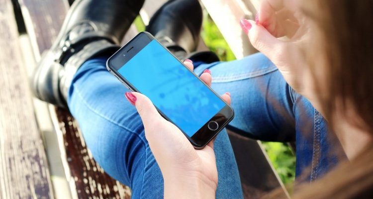 Vendió su riñón para comprar un iPhone y ahora está postrado en una cama