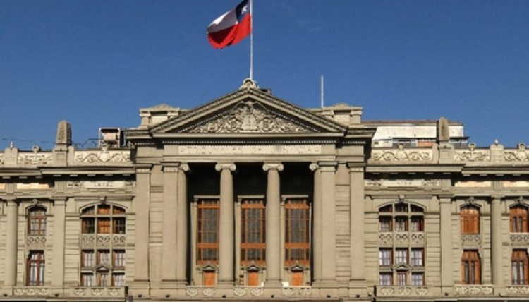 Corte Suprema confirma condena contra imputado al que se le cayó celular tras saltar reja de casa donde robó