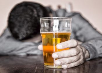 Alcosynth: el copete sin alcohol que emborracha, pero no da “caña”