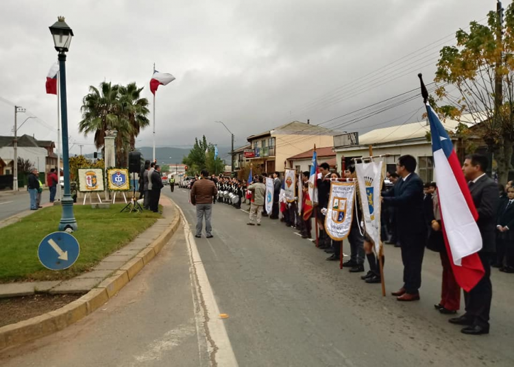 Escuela «Grumete Cortes» depositó ofrenda en monolito del héroe naval