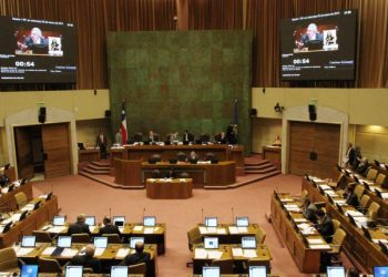 Los 46 diputados que votaron en contra de bajarse el sueldo