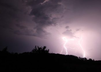 Meteorología emite alerta por probables tormentas eléctricas hoy en región de Ñuble
