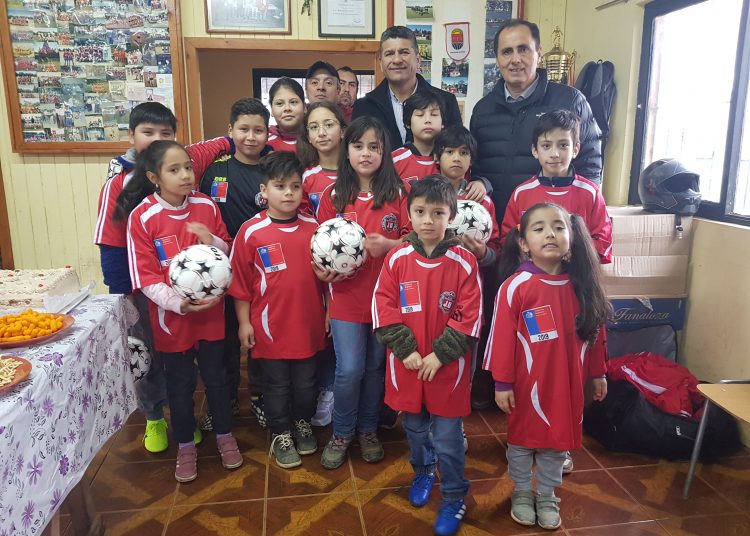 Gobierno Regional entrega recursos a club deportivo de San Nicolás