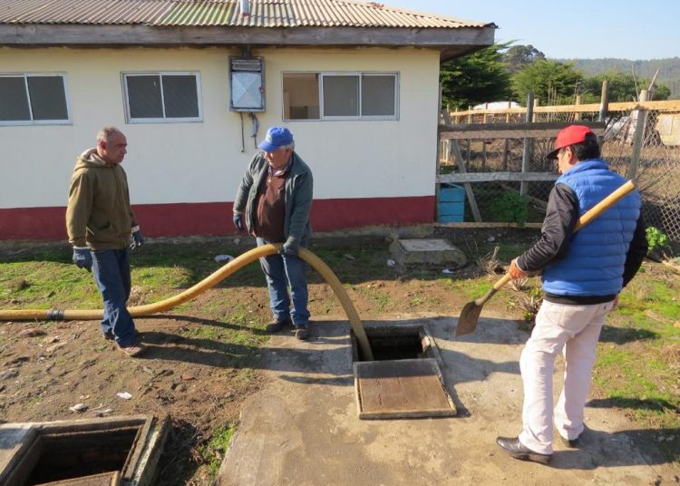 Limpieza de fosas en Cobquecura tiene a plena capacidad plantas de tratamiento en la zona