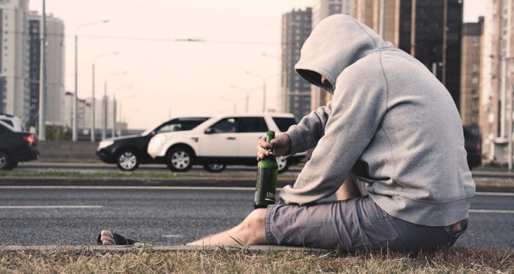 El peligro de beber mucho en poco tiempo: puede ocasionar daños irreparables al cerebro