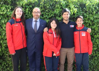 Autoridades reciben a deportistas de Ñuble clasificados al Sudamericano Escolar