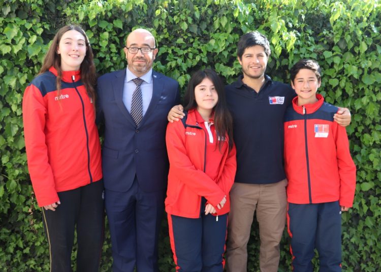 Autoridades reciben a deportistas de Ñuble clasificados al Sudamericano Escolar