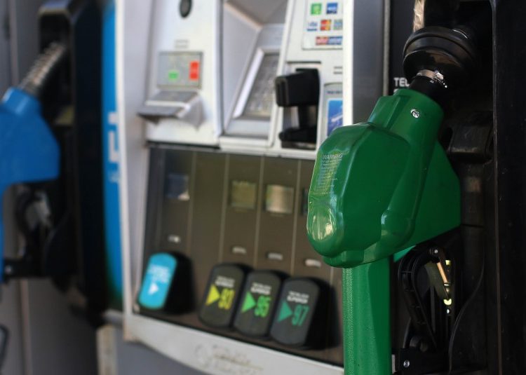 Precios de las bencinas se mantienen sin variación por cuarta semana consecutiva