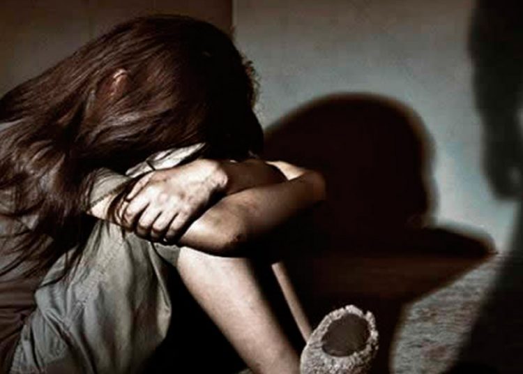 Detienen a 14 colectiveros en Puente Alto acusados de abusar de una menor por 5 años