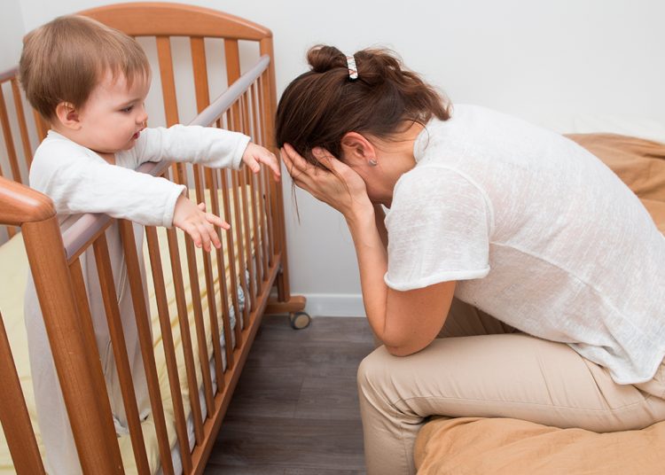 Razones de la depresión post parto en las mujeres