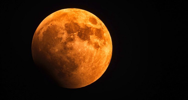 Comienza este martes: cómo ver la conjunción planetaria de la Luna, Venus y Saturno