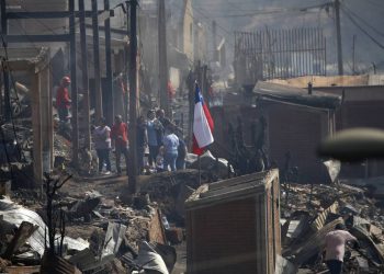 Futbolistas chilenos entregarán ayuda económica a los damnificados en Valparaíso