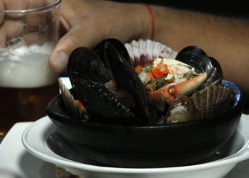 ¿Es cierto que los mariscos ayudan a mejorar la resaca?