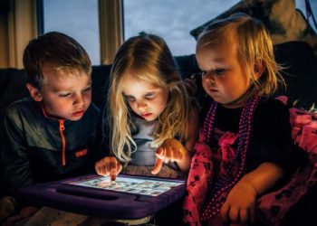 Psicóloga explica los peligrosos efectos de la adicción a las pantallas en los niños